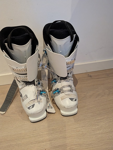 Product image 1 of 2