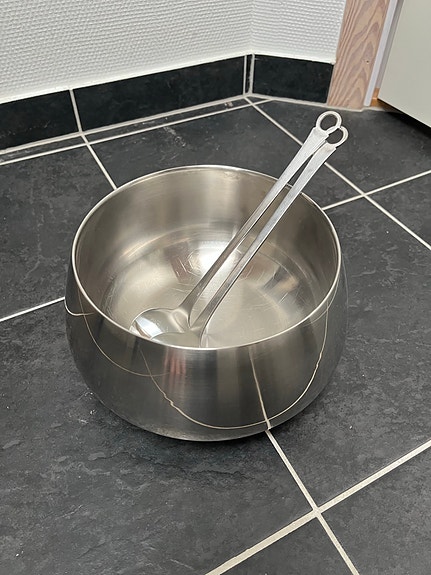 Product image 1 of 2