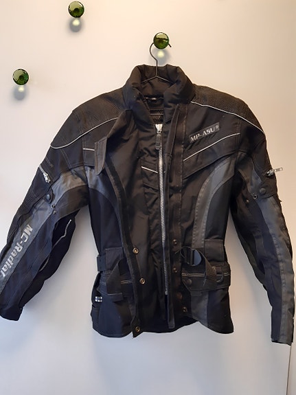 Product image 1 of 9