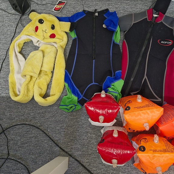 Product image 3 of 3