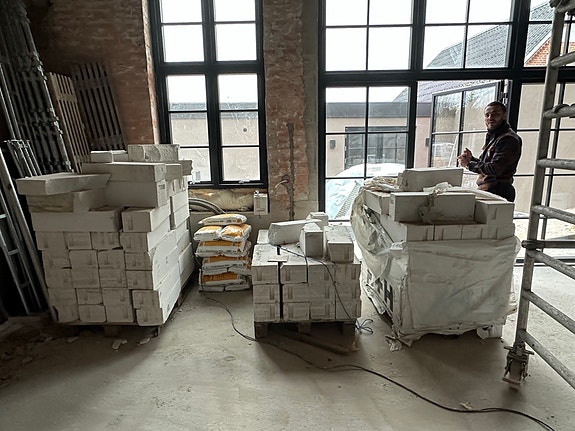 Product image 1 of 2