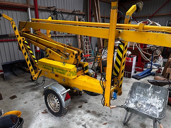 Product image 1 of 3