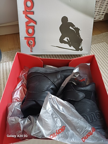 Product image 1 of 4