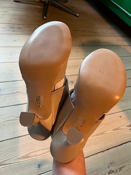 Product image 10 of 16