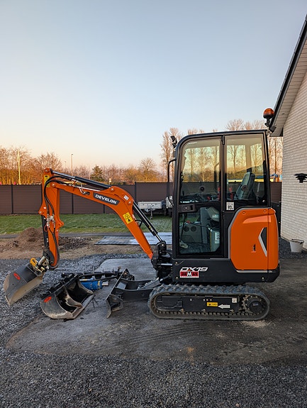 Product image 1 of 6