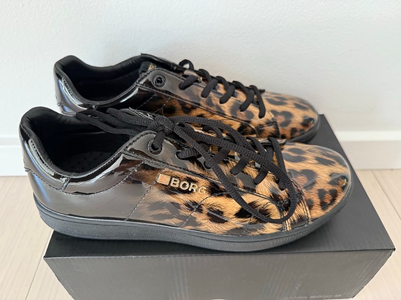 Product image 1 of 4