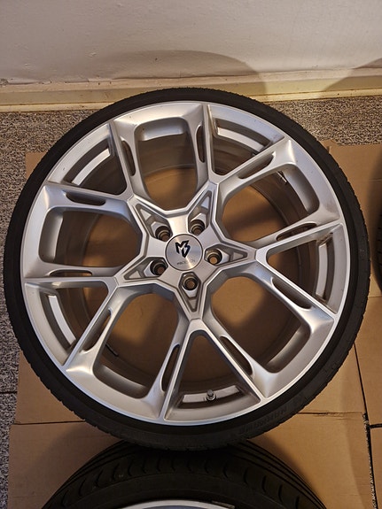 Product image 2 of 9