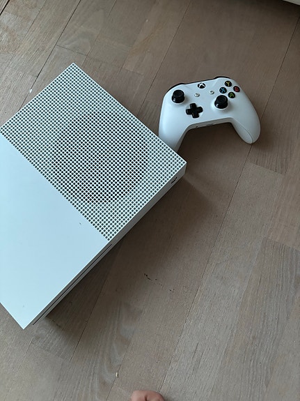 Product image 1 of 3