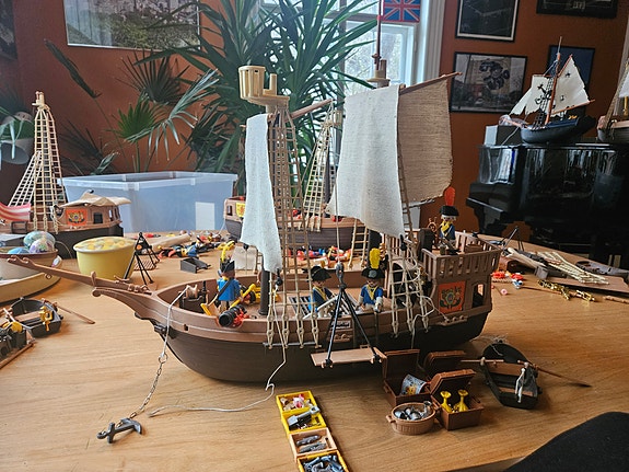 Product image 1 of 8