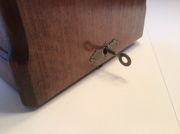 Product image 8 of 9