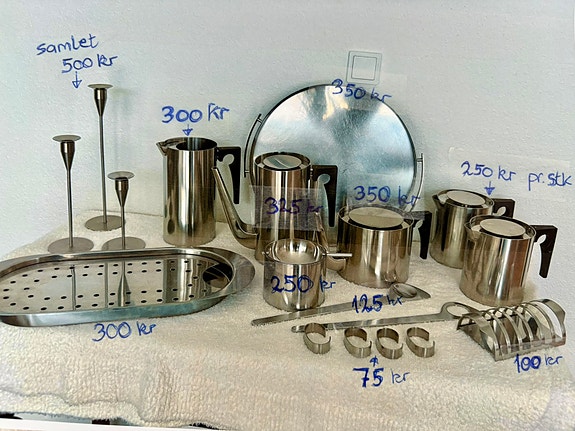 Product image 1 of 2