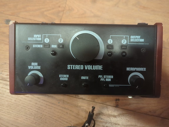 Product image 1 of 7