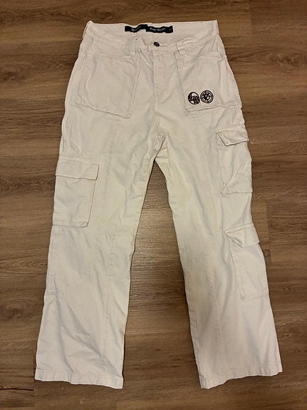 Product image 1 of 8