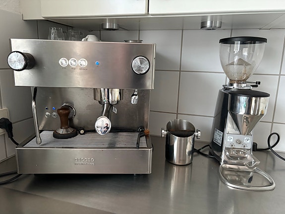 Product image 1 of 5