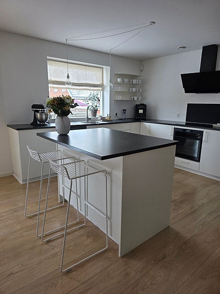 Product image 1 of 7