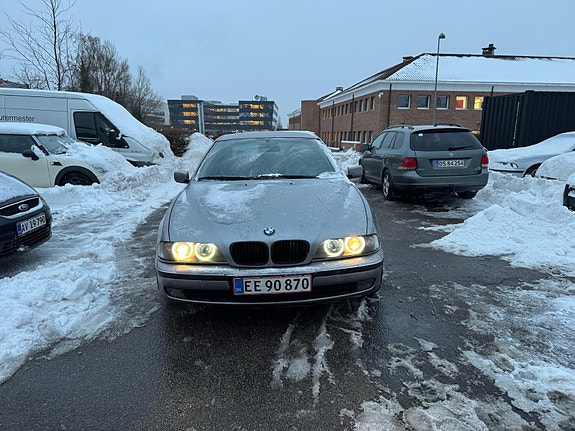 BMW 523i