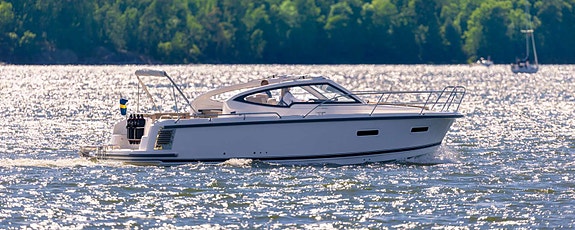 Motorbåd Nimbus 305 Drophead. Som ny.