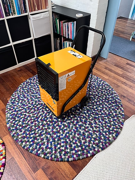 Product image 1 of 6