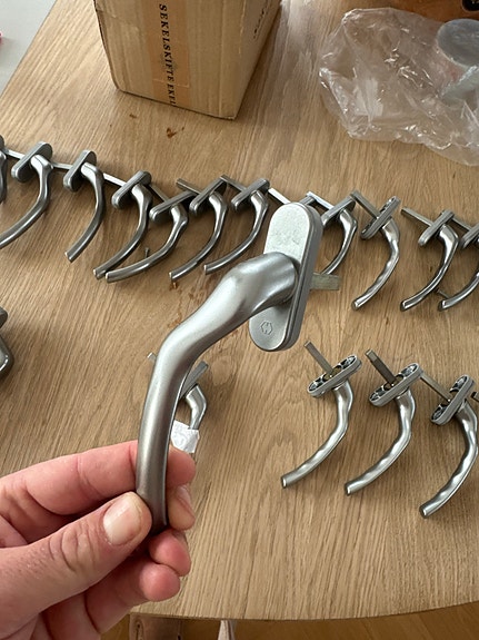 Product image 1 of 4