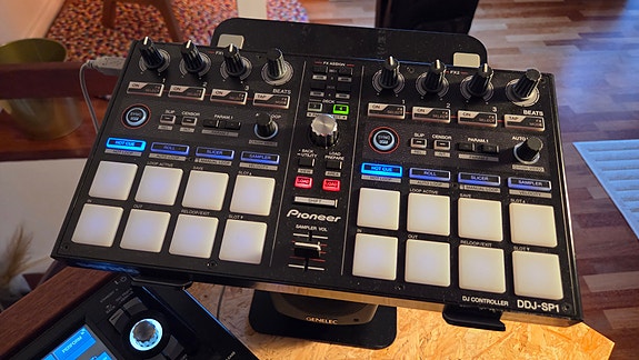 Product image 1 of 2