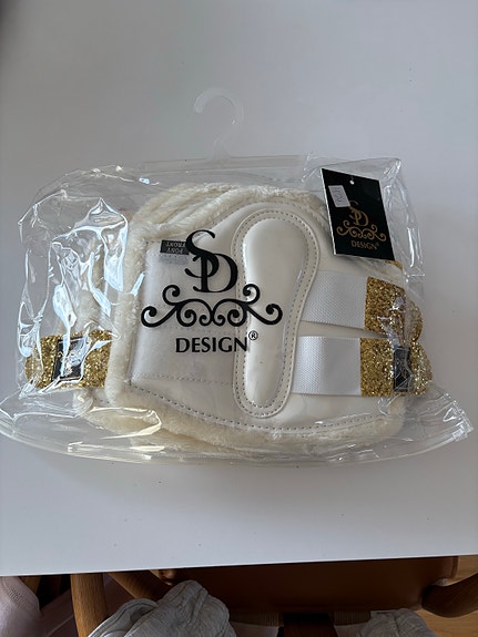 Product image 1 of 3