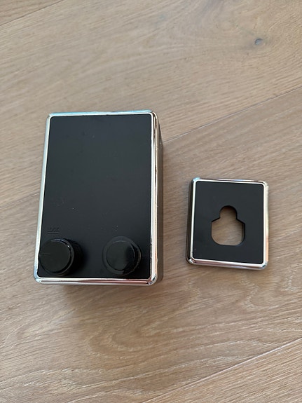 Product image 1 of 2