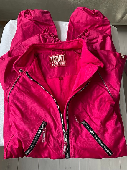 Product image 1 of 6