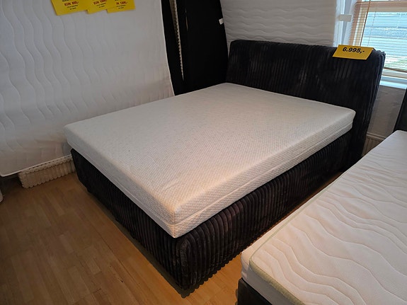Product image 25 of 32