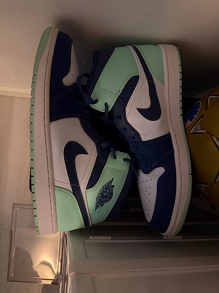 Product image 1 of 4