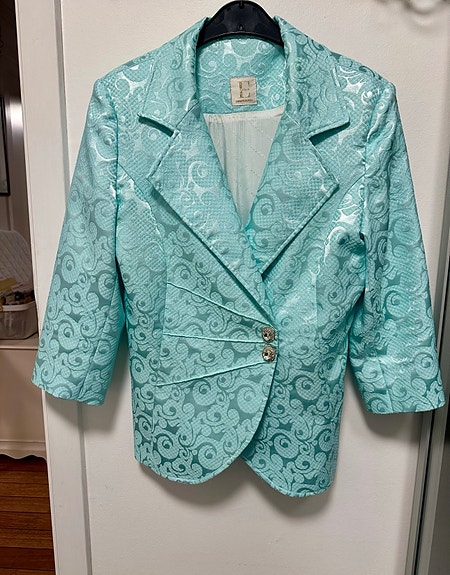 Product image 1 of 4