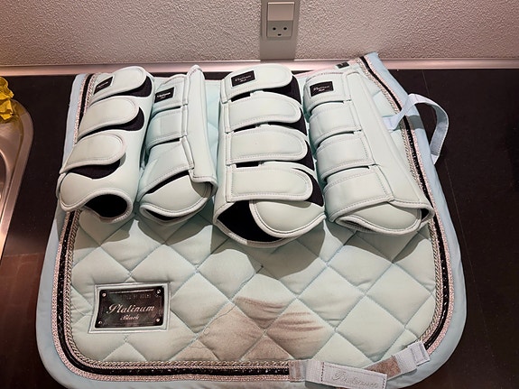 Product image 1 of 7