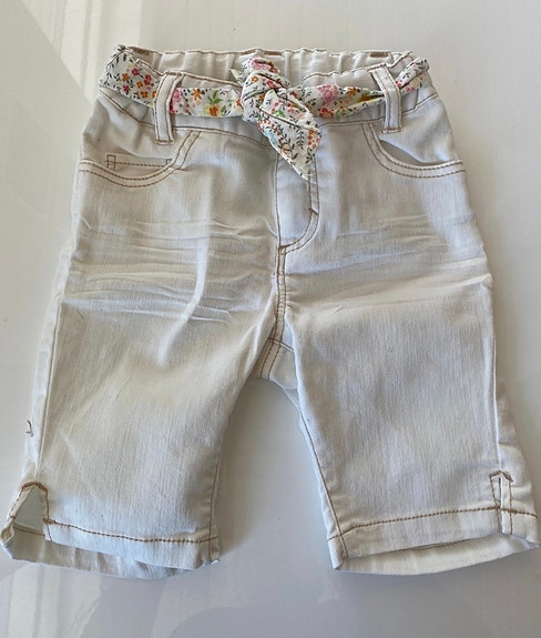 Product image 32 of 48