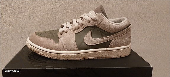 Product image 1 of 9