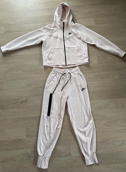 Product image 1 of 8