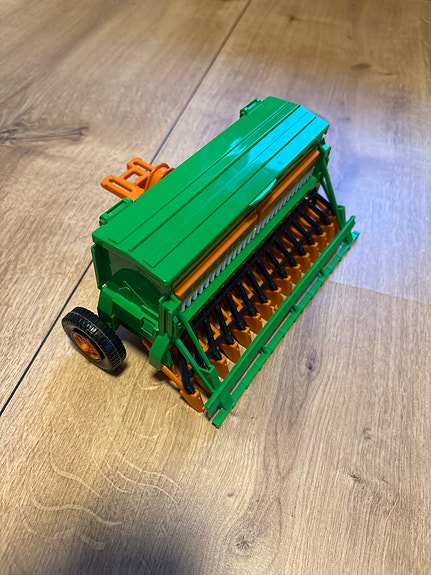 Product image 1 of 2