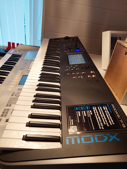 Product image 1 of 2