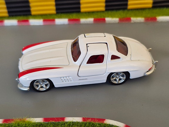 Product image 1 of 4