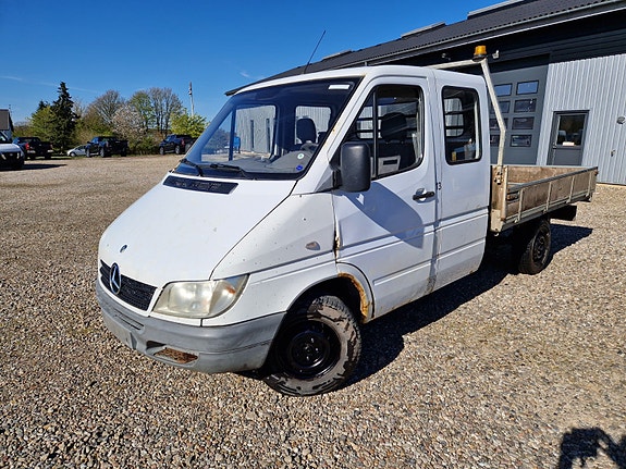 Mercedes Sprinter 208