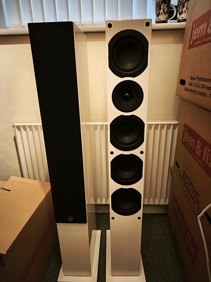 Product image 1 of 8