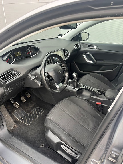Peugeot 308 2013 photo 5