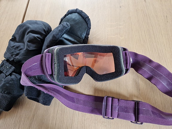 Product image 1 of 2