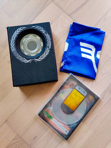 Product image 1 of 4