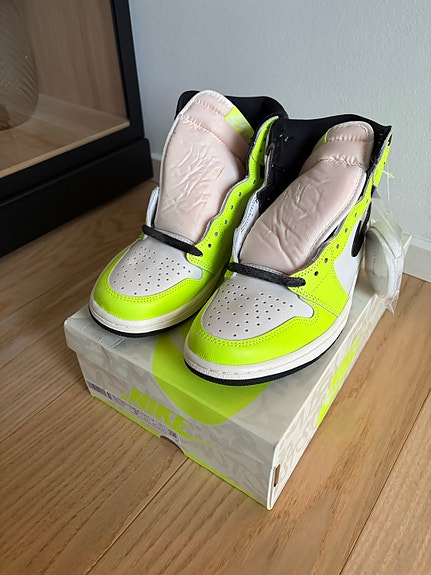 Product image 1 of 4