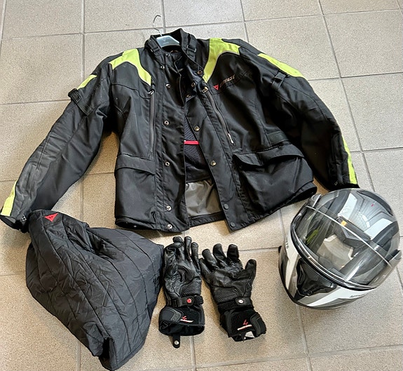 Product image 1 of 3