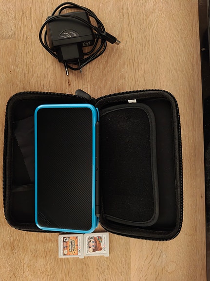 Product image 1 of 2