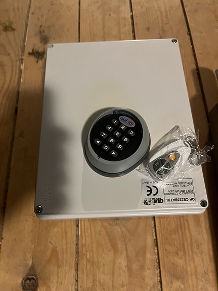 Product image 3 of 3