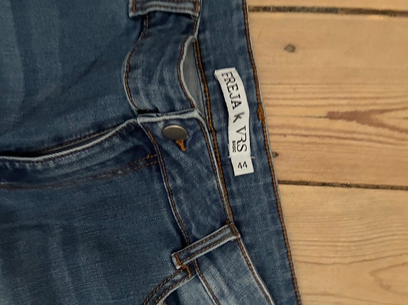 Product image 11 of 20