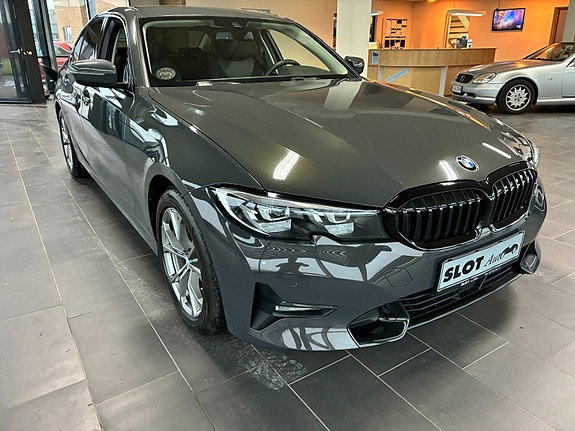 BMW 320i