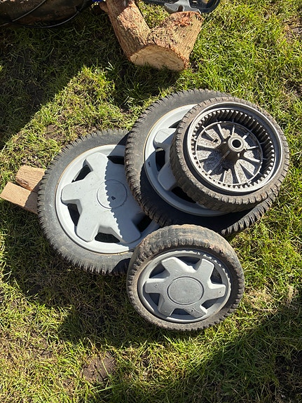 Product image 1 of 3