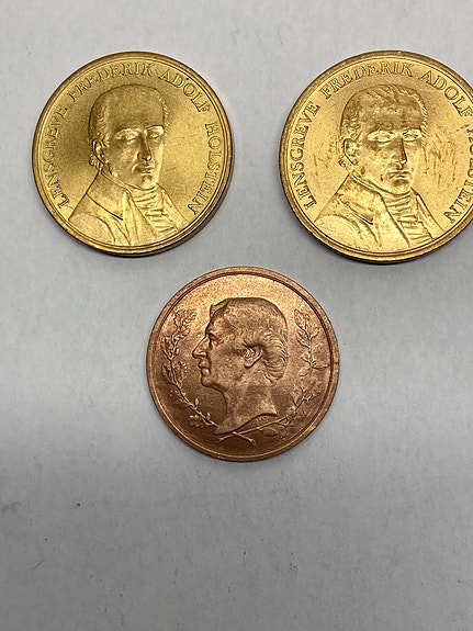 Product image 1 of 2